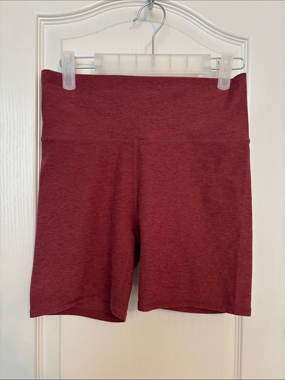 Vuori Women’s Heathered Red Clean Elevation Shorty 6"